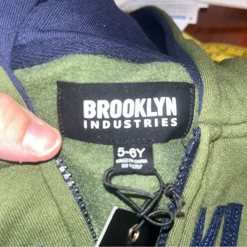 Nwt Brooklyn Industries Hooded Appliqu Spellout Sweatshirt Kids Rare 5-6 Yrs — image 2 of 7